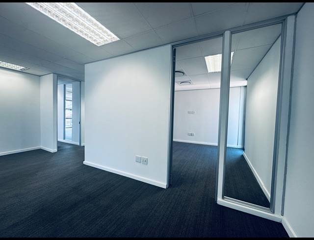 383.20M² OFFICE TO LET IN PAULSHOF